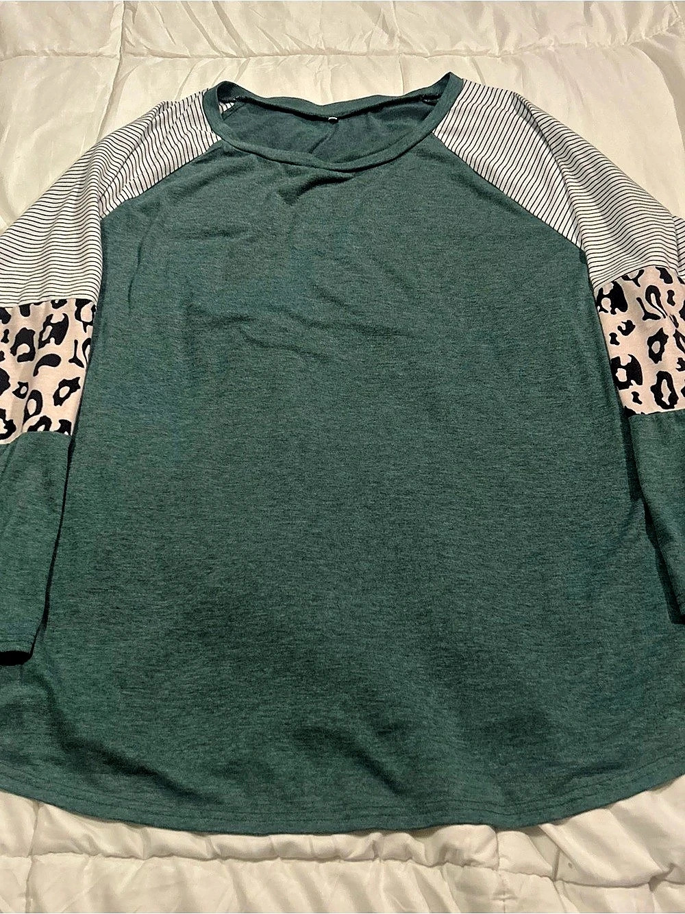 Women’s Plus Size 28W Green Leopard Stripe Colorblock Long Sleeve Top
